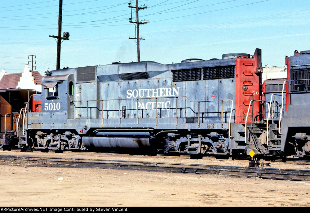 Southern Pacific GP30 #5010